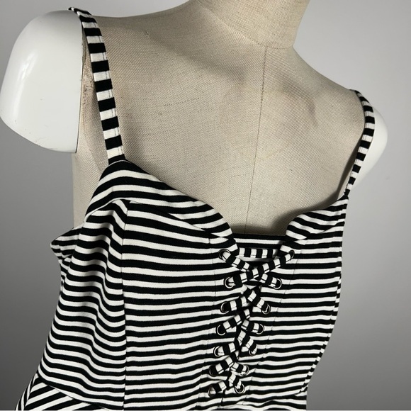 Torrid Black & White Stripe Sweetheart Knit Cami size 00 - Picture 5 of 8